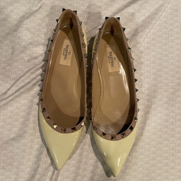 Valentino Rockstud Flats - Picture 1 of 9